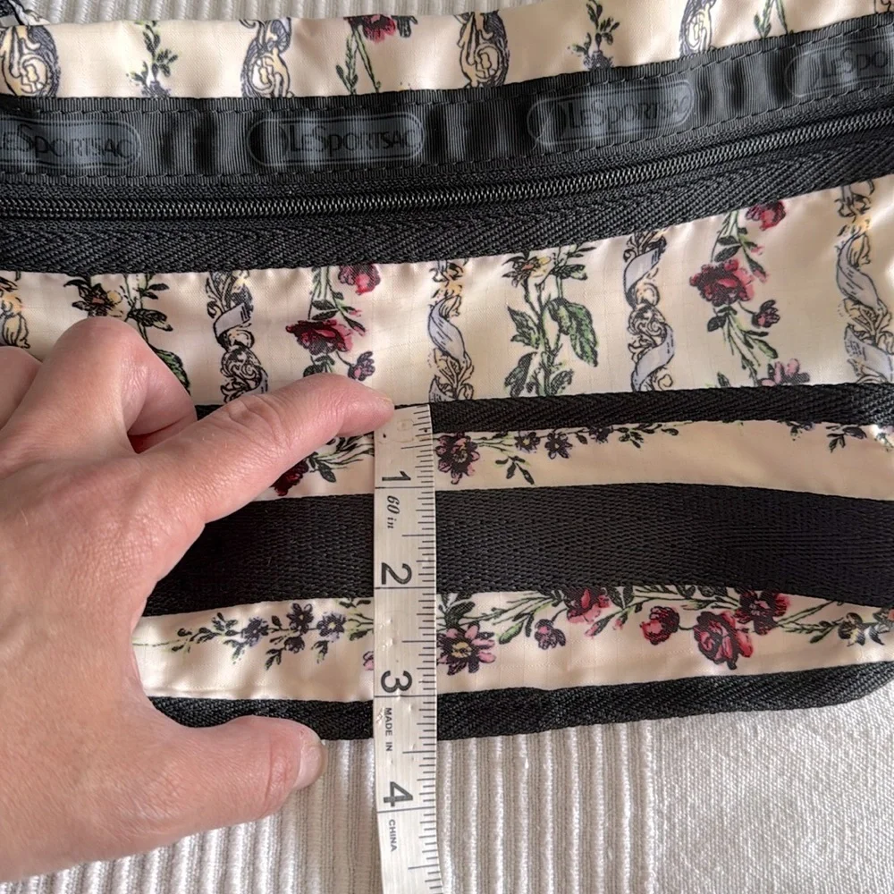 Lesportsac Floral Black and Cream Crossbody Bag With Zip Pouch - Picture 9 of 9